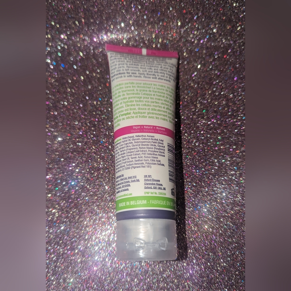 Human+kind Hand Scrub Elderflower & Raspberry - Picture 4 of 4